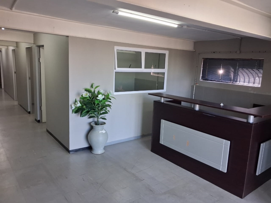 To Let Commercial Property for Rent in Quigney Eastern Cape